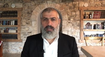 צבי יחזקאלי בפינה על פרשת קרח • צפו