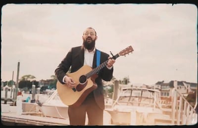 משה אוסלנדר בסינגל קליפ חדש: "בדרך"