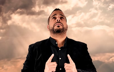 נריה אנג'ל מחדש את הלהיט של נפתלי קמפה: "קרבני"