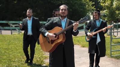 נחמי גלאובר בסינגל קליפ חדש: "בוקר טוב ריבונו של עולם"