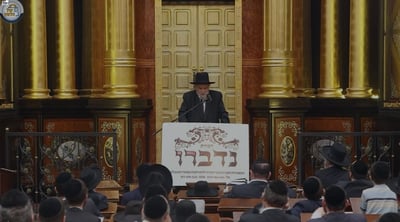 הרב משה הלל הירש בדבריו בכנס בעניין המייל