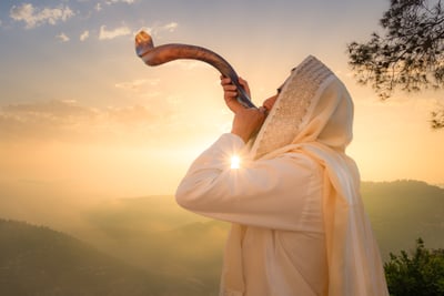 "היום הרת עולם": שתי נקודות לראש השנה