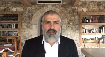 צבי יחזקאלי בפינה על פרשת האזינו • צפו
