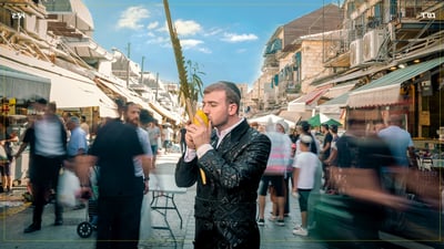 שמחה אברמצ'יק בסינגל סוכות: "ופרוש עלינו"