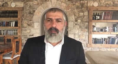 צבי יחזקאלי בפינה על שמחת תורה • צפו