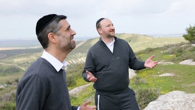 ארי גולדוואג ואיצי קפלוביץ' בסינגל תפילה חדש: "אנא השם עננו"