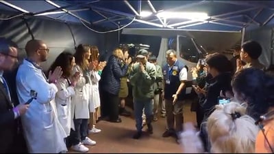 החטופים התאילנדים מתקבלים בבית החולים
