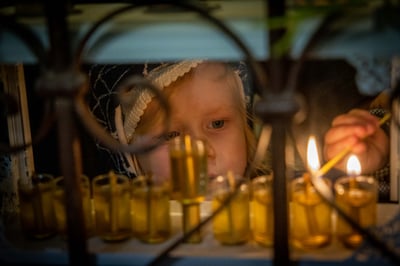 מתי מדליקים את החנוכיה? | כל הלכות חנוכה במקום אחד