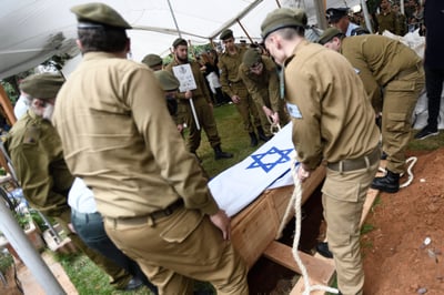 הלווית אחת התצפיתניות שנרצחו
