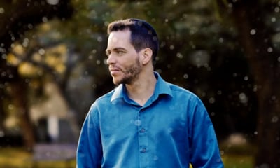 אברהם יוסף בסינגל חדש: "בא לי לחיות את החיים"