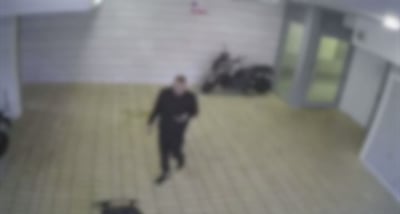 צפו בתיעוד: כך ניסה תושב חיפה לגנוב אופנועים