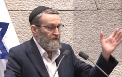 ח"כ משה גפני הסביר: "אנחנו מדינה יהודית, צריך להתיר קניית אלכוהול ביום חמישי בלילה"