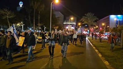 מהומות בקפלן: מפגינים חסמו כבישים והתעמתו עם שוטרים