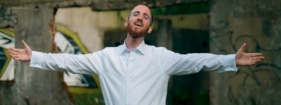נפתלי קמפה בקליפ תקווה חדש: "יש עניין"
