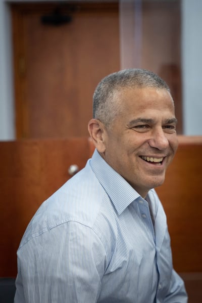 ינון מגל