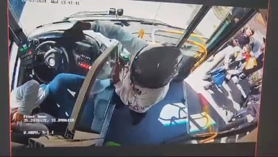 אימה בשכונה החרדית: נהג אוטובוס הותקף לעיני הנוסעים