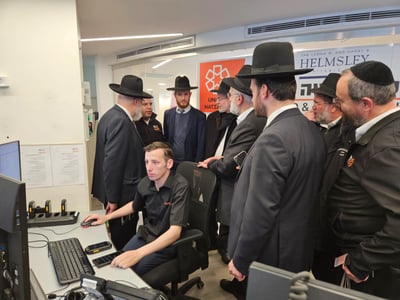 הביקור החל בסיור במוקד הארצי של איחוד הצלה 