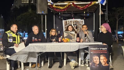 מימין לשמאל: דיצה אור, קובי בן עמי, יולי בן עמי, אורית מאיר, שלומי ברגר, חיים אוטמזגין