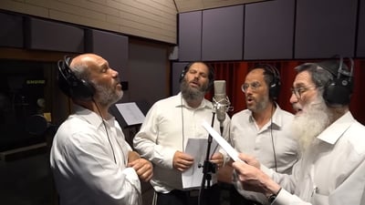 משפחת רזאל בסינגל קליפ חדש: "אמא אמא"