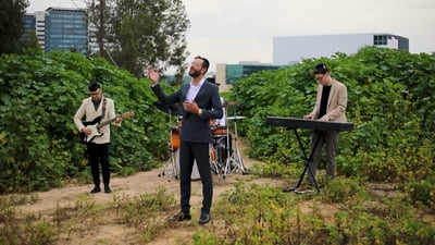 אבי לב בסינגל קליפ בכורה: "ההבטחה"