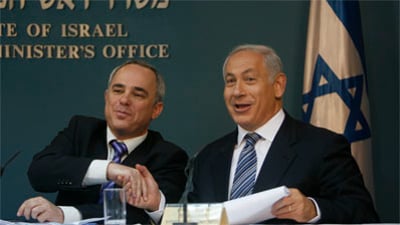 ראש הממשלה ושר האוצר.