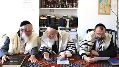 חלק מחברי ה"סנהדרין".