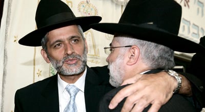 תמיכה מבית. ישי מחבק את בניזרי.