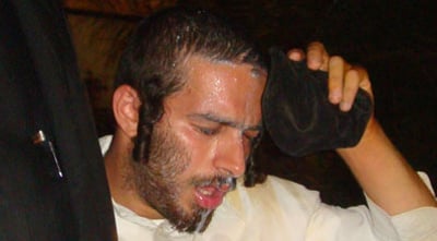 מפגין סובל מגז מדמיע אמש בכיכר השבת. צילום:כיכר