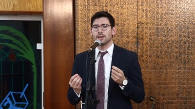 לייזר ברוק סופר בשירה: "חמישה ימים בעומר"