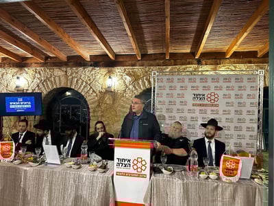 רב שיח בנושא רפואה והלכה התקיים,  כאשר בתחילה הוקרנה מצגת מיוחדת המסכמת את פעילות אגף ההלכה