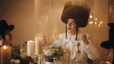 מוטי שטיינמץ בסינגל קליפ לפסח: "חסל סידור פסח"