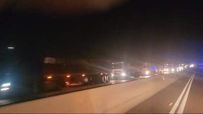 8 שעות חסימה: משאיות הסיוע נחסמות בדרכן מירדן
