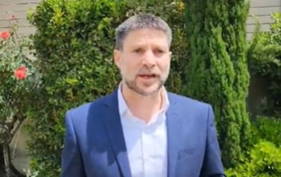 השר סמוטריץ' מאיים לפרק את הממשלה "אם תניף דגל לבן"