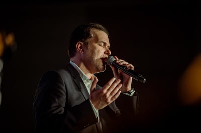אוהד מושקוביץ ומקהלת קאפלה מחדשים ווקאלית: "אלוקי נשמה"