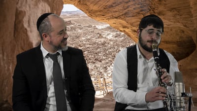 הרב אלעד גרין ושרגא פראנק מקבלים את ל"ג בעומר | צפו