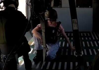תיעוד מבטן המסוק; נועה ארגמני מחולצת מרצועת עזה