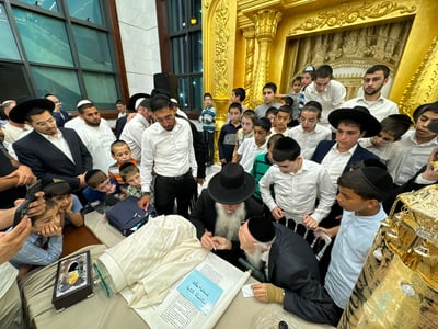 הכנסת ספר תורה לביהמ"ד 'יביע אומר'