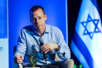 עמית סגל. עקץ את גוטליב וחטף אש בחזרה
