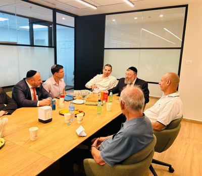 מפגש מקצועי של שר העבודה הרב בן צור עם ראשי איגוד קדם – לקידום קהילות דיור למבוגרים
