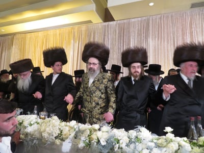 האדמו"ר מוויזשניץ לונדון בביקור בזק