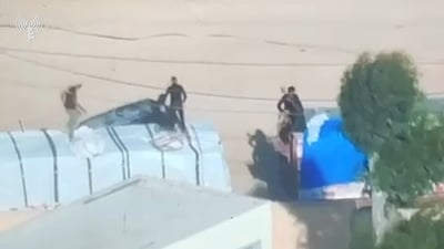 חמושים ניסו להשתלט על המשאיות ההומניטריות - וחוסלו