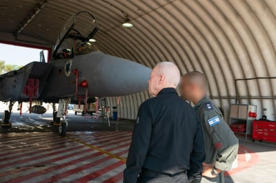 גלנט מבהיר לאיראנים: העיכוב במתקפה - משחק לטובתנו