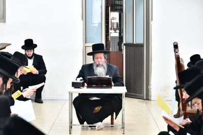 האדמו"ר משבט הלוי בתיקון חצות