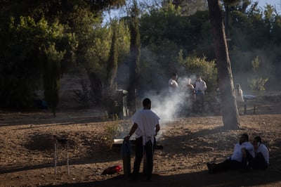 מנגל של בין הזמנים בגן סאקר בירושלים