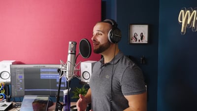 מורדי ויינשטיין מפתיע במיני אלבום חדש לימי הספירה