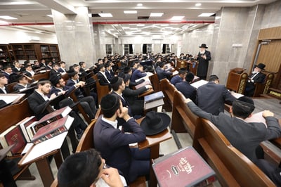 הגאון הרב שמואל בצלאל בשיחת חיזוק בישיבת 'אבני נזר' 
