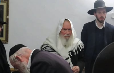 הגר"י זילברשטיין בסנדקאות | ארכיון