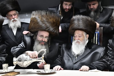 לאחר שנות נתק | האב והבן האדמו"רים התאחדו בשמחה 