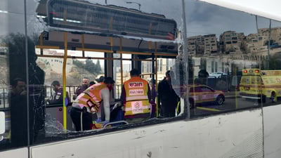 החייאה על פצוע אנוש בביתר עילית; התנגש באוטובוס עם רכבו