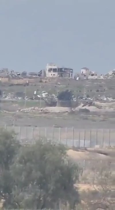 עשרות עזתים תועדו במרחק 300 מטר בלבד מהגדר: צה"ל פתח בירי להרחקה, 3 נהרגו